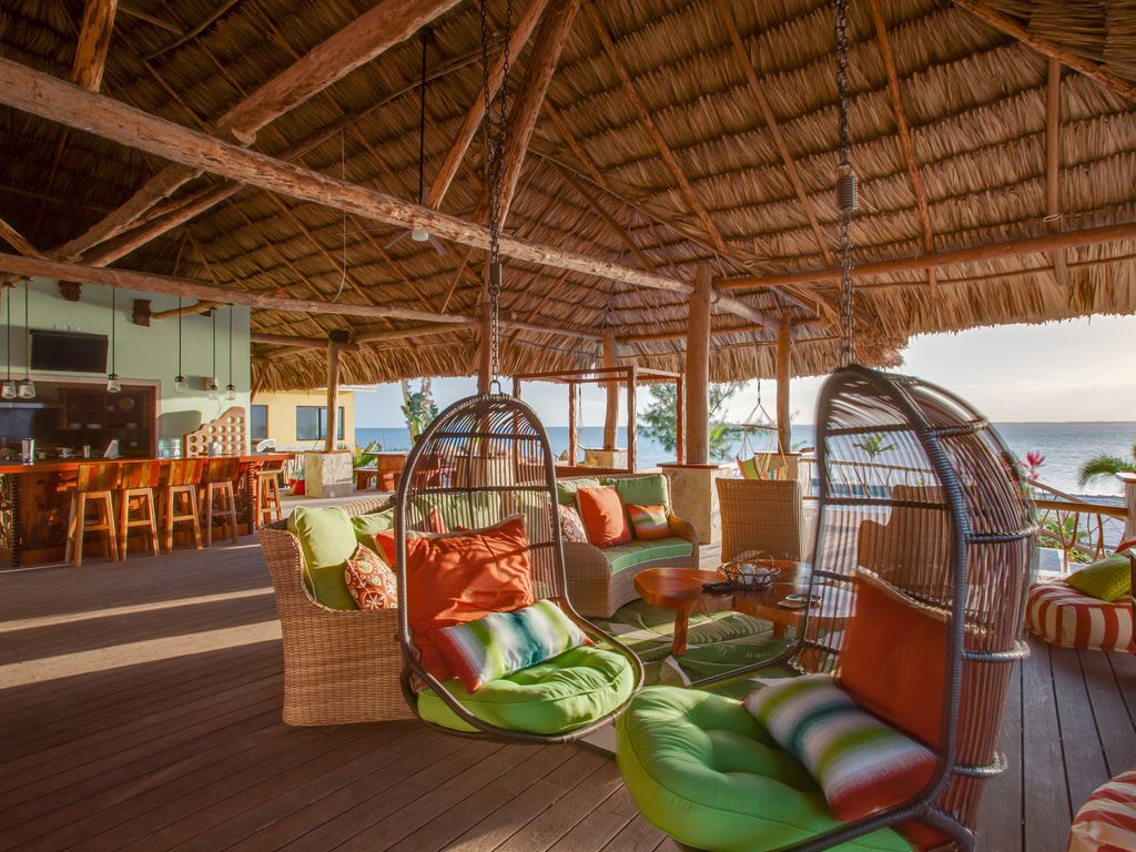Little Harvest Caye lounge area