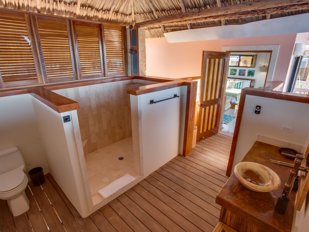 Little Harvest Caye bathroom
