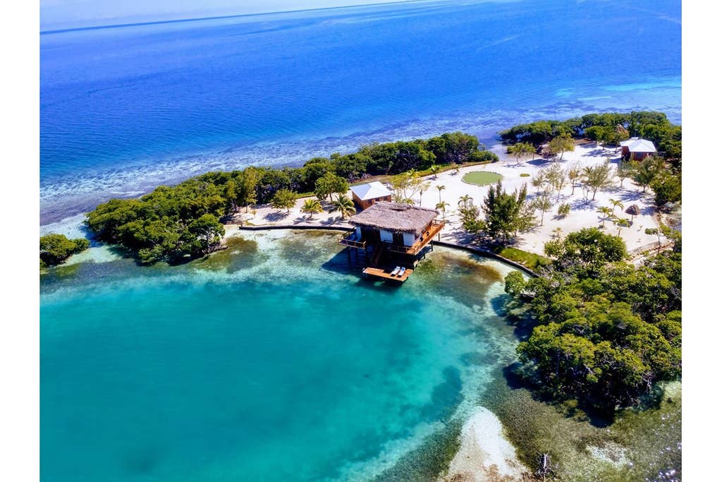 overwater bungalows Belize